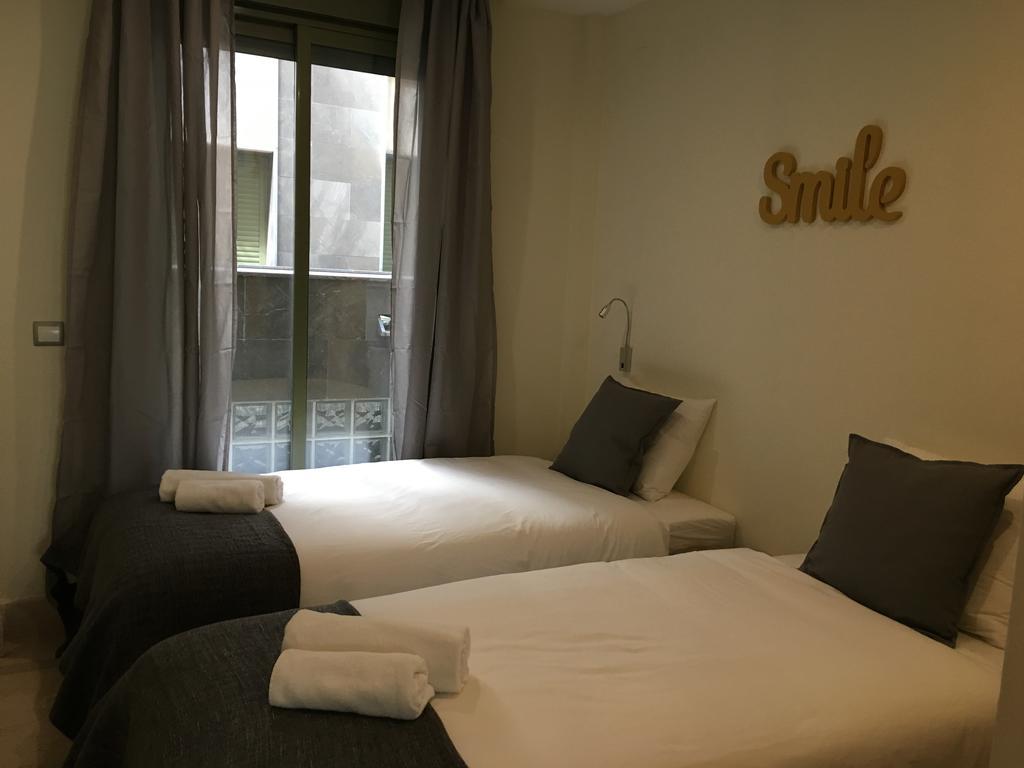 1E Azofaifo St Apartment Sevilla Buitenkant foto